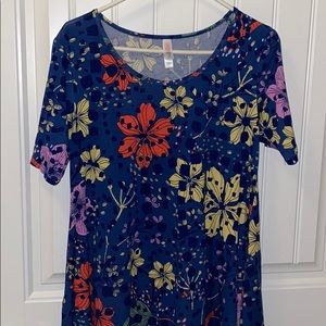 LulaRoe floral top. 🌸🌺🌼